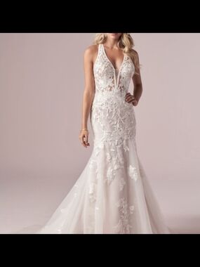 Rebecca Ingram Elizabetta Wedding Dress with Plunging V-Neck Size 12 Nwt